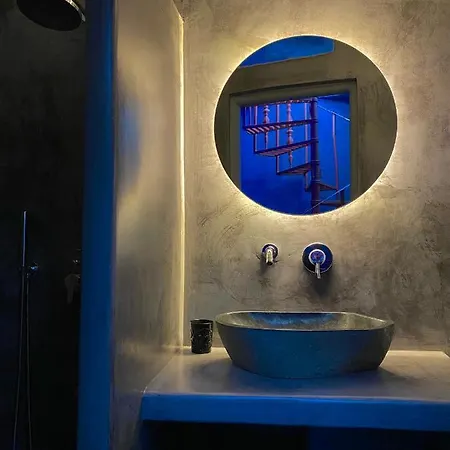 Canyon Santorini Apartment