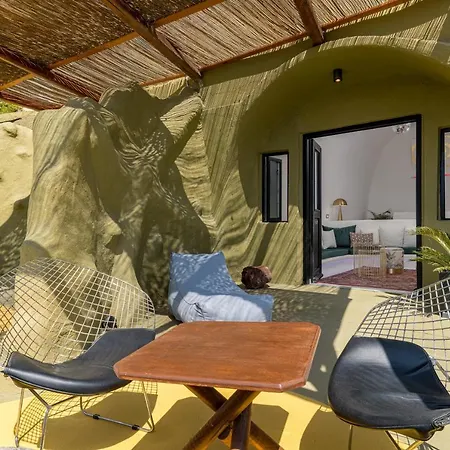 Canyon Santorini شقة ثيرا